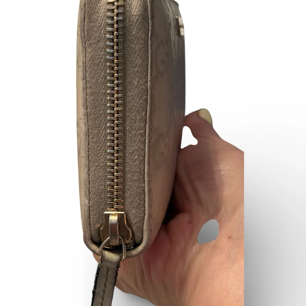 Gucci Guccissima Taupe GG-Embossed Zip Wallet with Gold Plaque - Picture 8 of 16